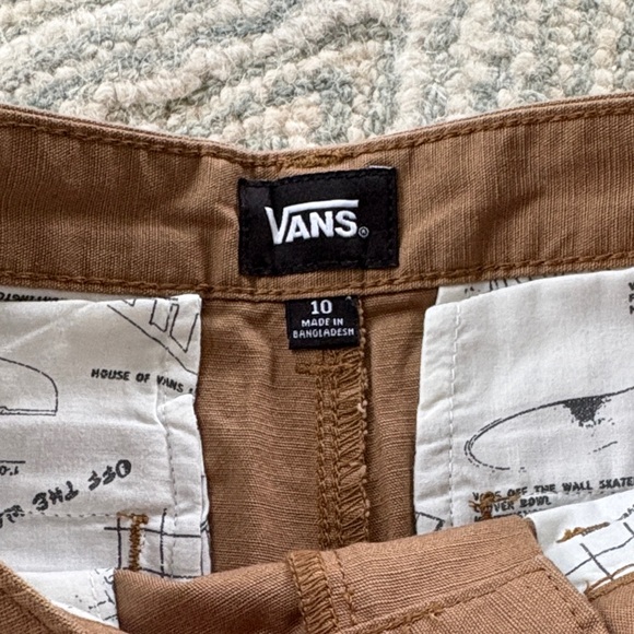 Vans Youth khaki Shorts NWOT - Picture 2 of 7